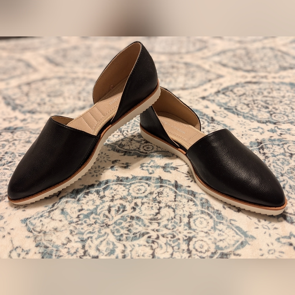 NWOT tags Adrienne Vittadini flats size 7